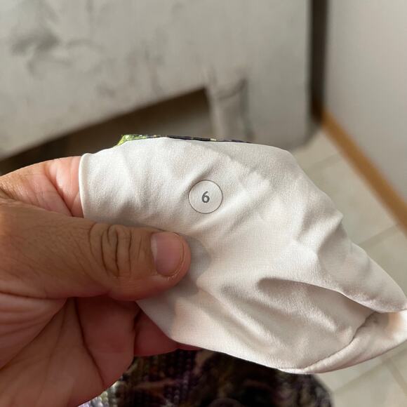 Lululemon Spring Break Away Short Floral Sport White Multi Size 6 - Picture 5 of 5